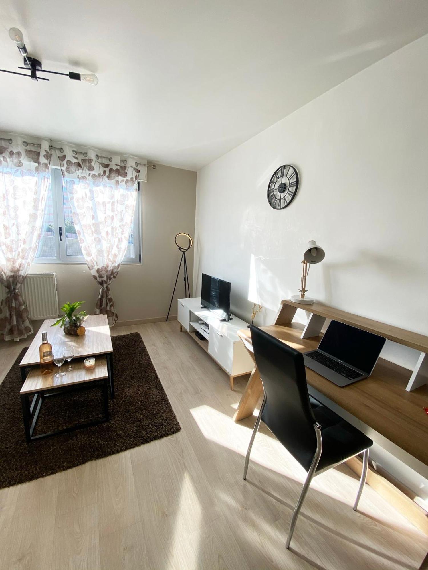 Bel 2 Pieces - 10min De La Apartment